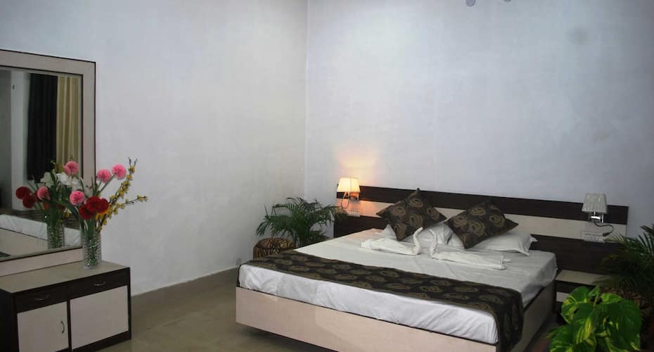 Hotel Grand Lucknow, Madhepura 1